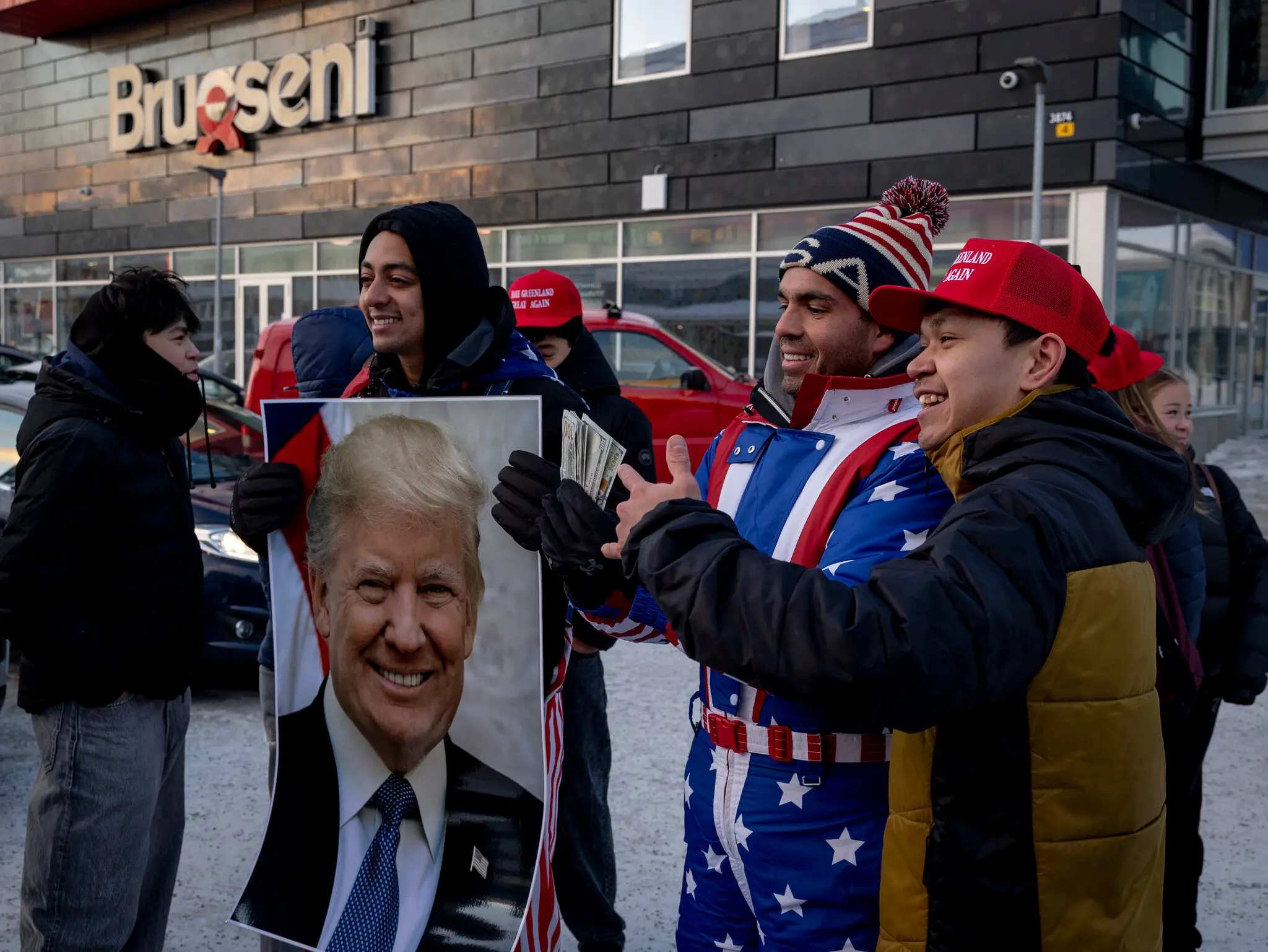 Вибори у Гренландії: як прагнення Трампа «отримати» острів впливає на майбутнє країни